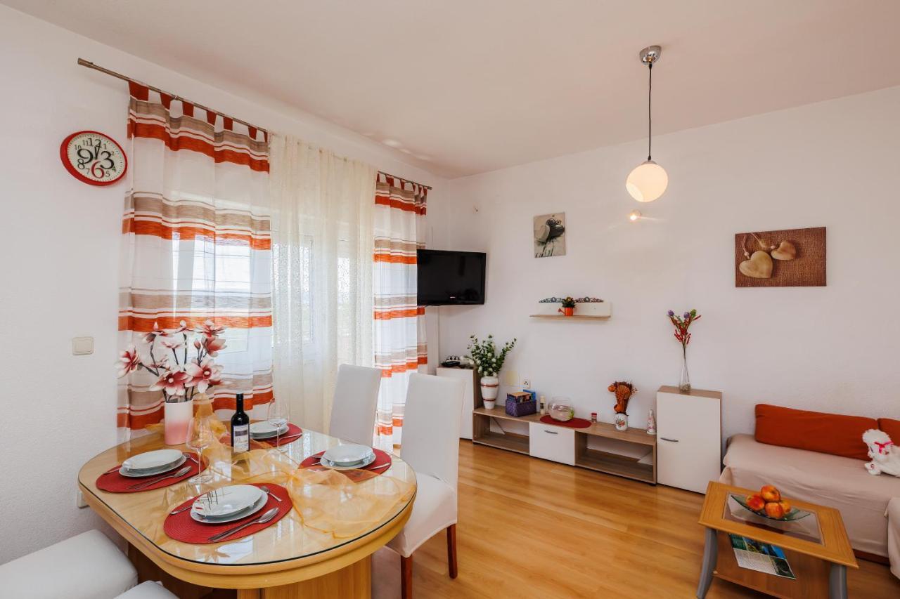 Apartman Marija Kastela Exterior photo
